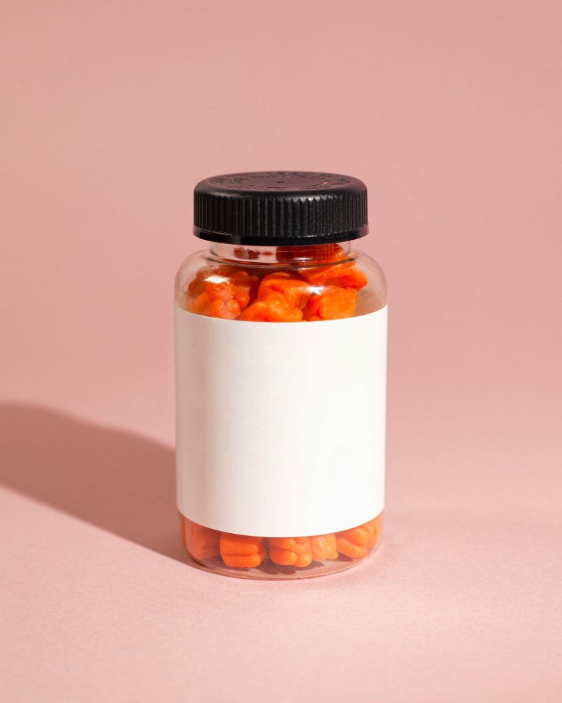 A picture of a jar of gummies