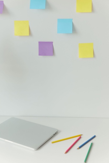 memo cards above desk